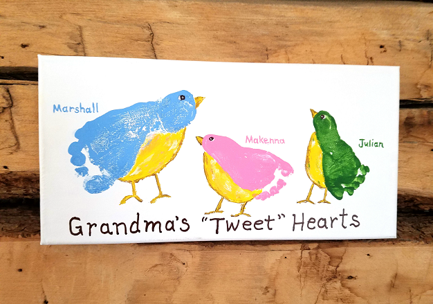 grandmas-tweet-hearts-kids-footprint-craft